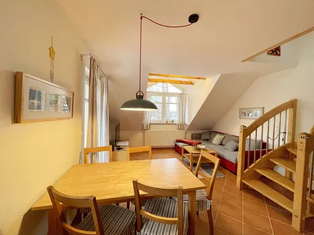 Esstisch mit Stühlen