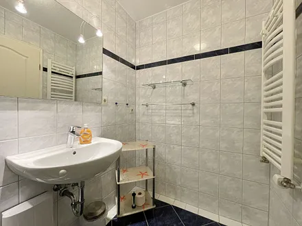 Badezimmer mit Dusche