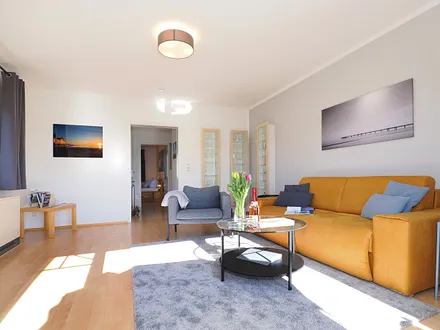 Großes und helles Wohnzimmer