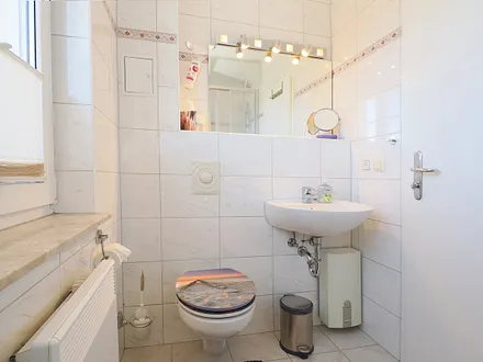 Badezimmer mit Dusche