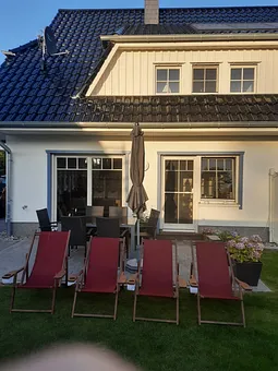 Liegestühle 4x vorhanden