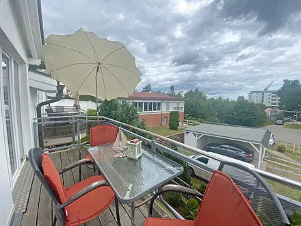 bestuhlter Balkon (Süd/Ost)