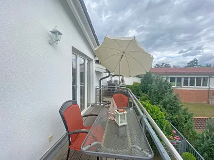 bestuhlter Balkon (Süd/Ost)