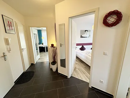 Villa Wilhelmine WE 04 Flur mit Blick Richtung Schlafzimmer und Wohnzimmer