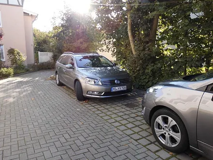 Parkplatz direkt neben der Wohnung