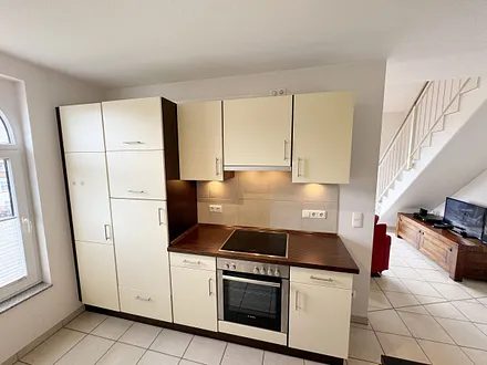 Küchenzeile mit Backofen