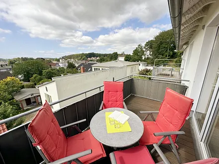 Balkon mit Blick über die Dächer von Sellin