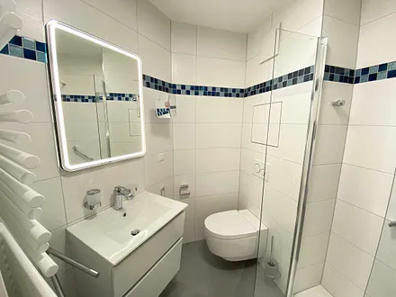 Badezimmer mit Dusche