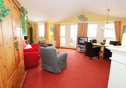 Wohnbereich mit Esstisch