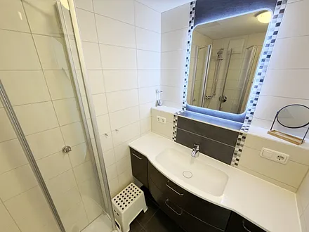 Haus Altensien WE 465 - modernes Duschbad
