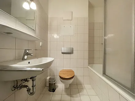 Badezimmer mit Waschbecken