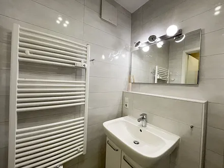 Badezimmer mit Dusche