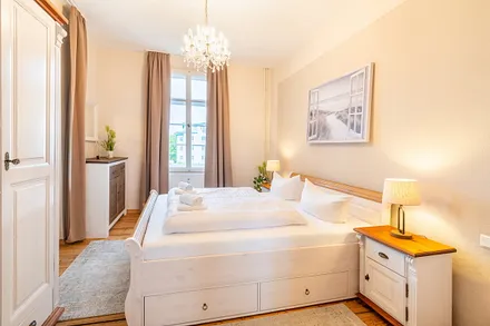 2. Schlafzimmer mit Doppelbett