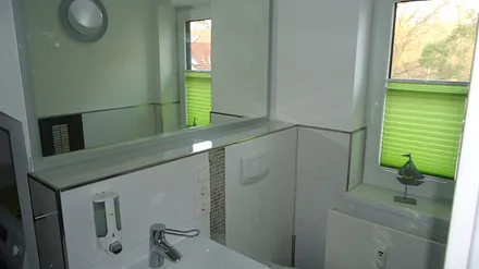 2.WC mit Waschmaschine und Trockner