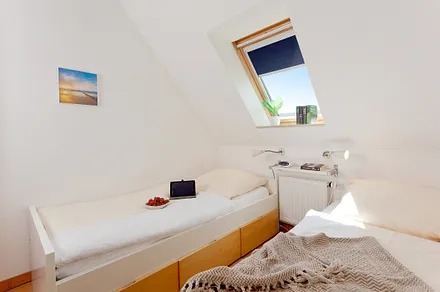 Schlafzimmer  Nummer 3 mit 2 Einzelbetten 