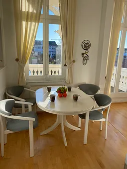 Essbereich in der offenen Küche