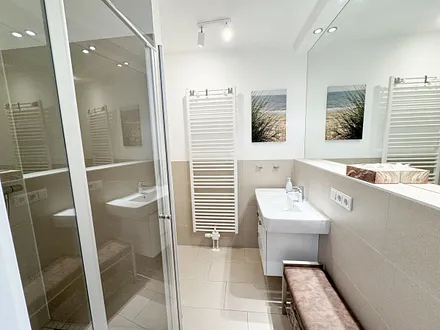 Haus Meeresblick A 2.12 BLU -modernes Duschbad