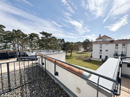 bestuhlte Dachterrasse Wohnung 2.12 mit Meerblick