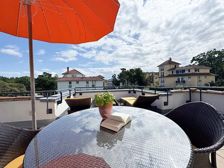 bestuhlte Dachterrasse Wohnung 2.12