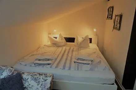 Doppelbett 1,80m breit