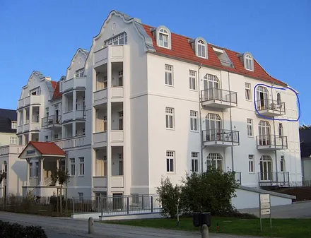 Sonniger Balkon auf der Westseite mit Meerblick