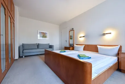 Hauptschlafzimmer mit Doppelbett