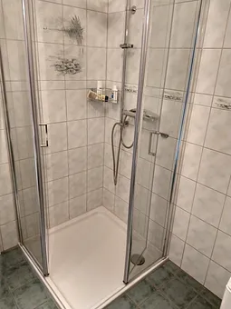 Neue Glasdusche im Bad