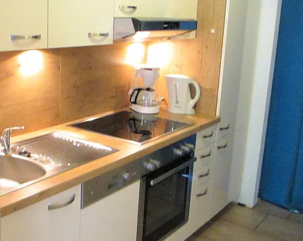 Gut ausgestattete Küchenzeile