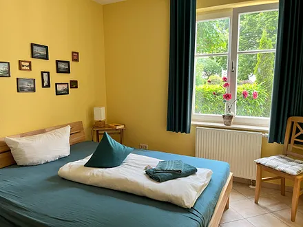 Kleines Schlafzimmer 