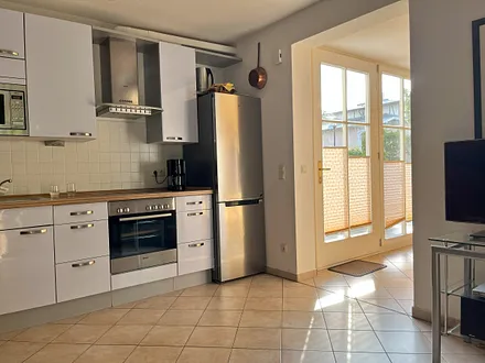 Wohnbereich mit Küchenzeile - Voll ausgestattete Küche 