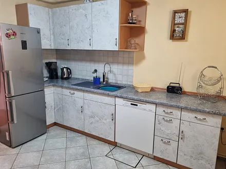 Küche mit Spülmaschiene