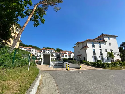 seitlicher Blick zum Haus A