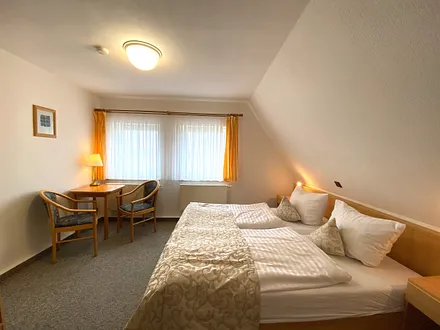 Wohn-, Schlaf- und Essbereich