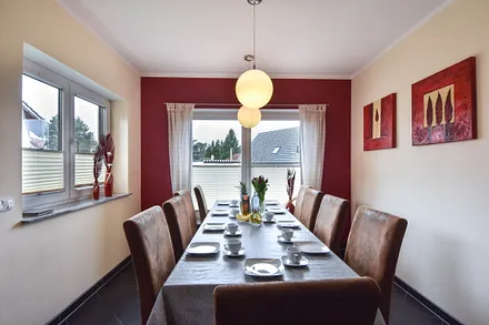 Esstisch für 9 Personen