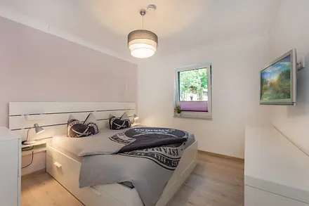 Schlafzimmer 1