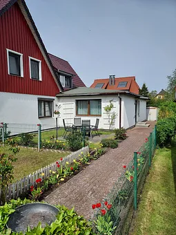 Außenansicht mit eigener Terrasse