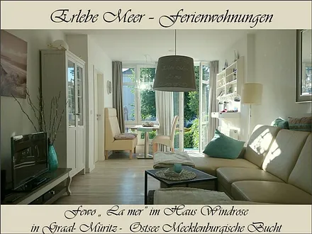 Wohnzimmer mit Schlafcoach für 2 Kinder, Smart-TV u. Kabelfernsehn, kleine Anlage