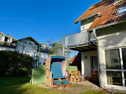 Terrasse mit Strandkorb und Lounge 