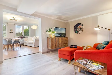 Freuen Sie sich nun auf einen erholsamen Urlaub mit viel Platz in einer modernen Ferienwohnung!