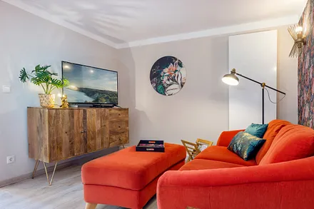 Das Wohnzimmer mit TV. WLAN ist kostenfrei vorhanden.