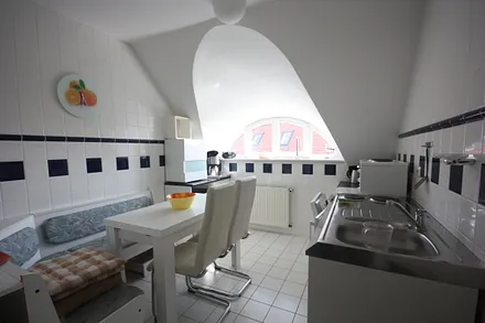 Separate Küche mit Sitzecke