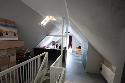 Eingangsbsbereich (über Treppe) mit Küchenzeile