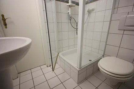 Dusche mit Regenschauer