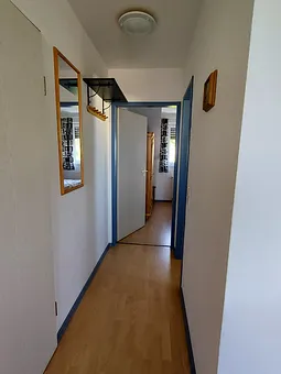 Flur Richtung Schlafzimmer und Bad