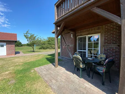 überdachte Terrasse (vom Wohnbereich begehbar)