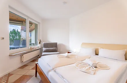 Schlafzimmer mit Schlafsessel