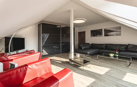 Wohnzimmer mit Schrank