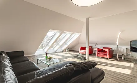 Wohnzimmer mit Lichtbändern