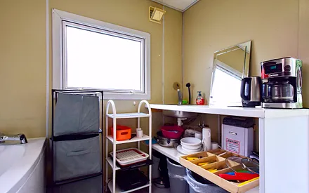 Waschwagen mit Küche, Dusche und WC