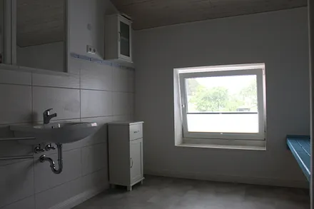 Oberes Badezimmer (Dusche u. Toilette)